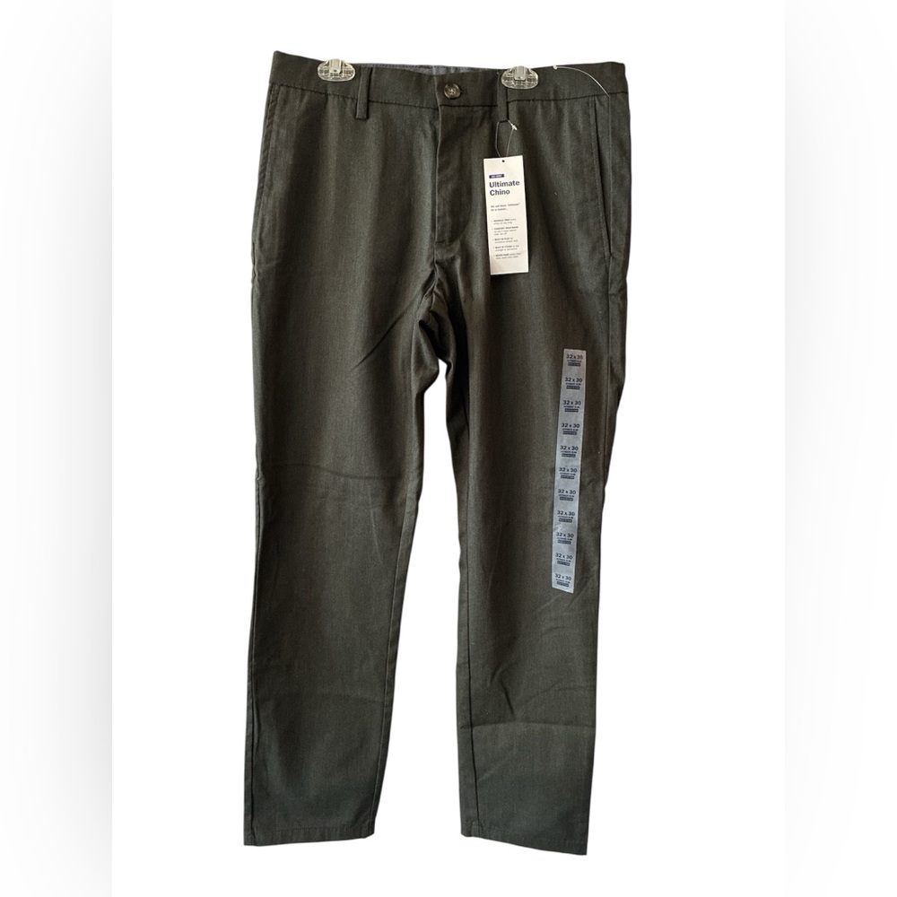 Old Navy Ultimate Slim Built in Flex Chino Pants. Size 32x30. NWT.